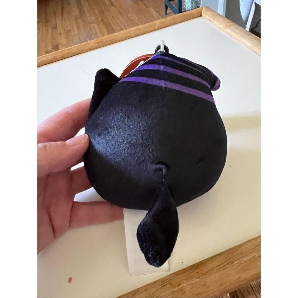 Squishmallows Mini Clip Autumn the Witch Cat - Picture 3 of 5